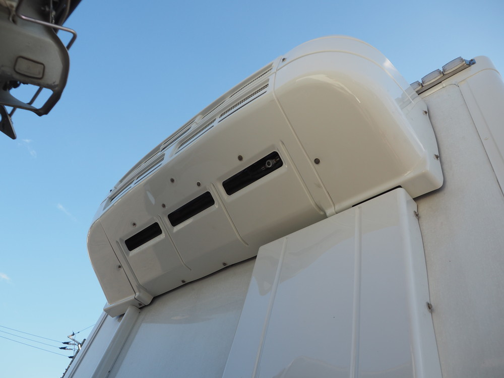 いすゞ フォワード 冷凍バン 中増t 2PG-FSR90T2 年式 H30[写真11]