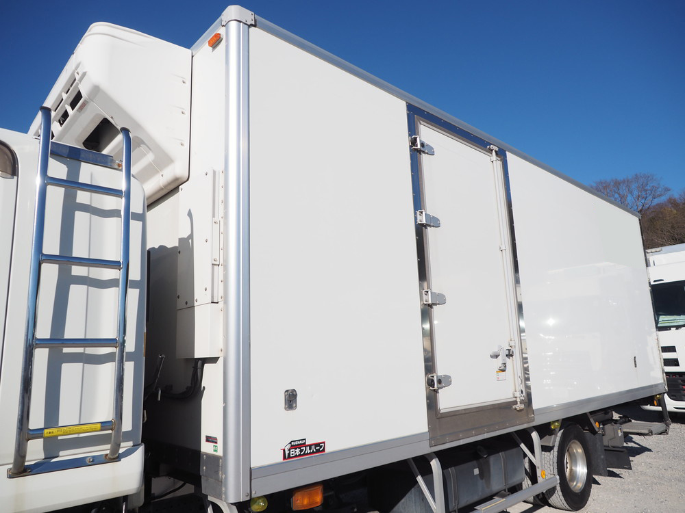 いすゞ フォワード 冷凍バン 中型 TKG-FRR90T2 年式 H28[写真12]