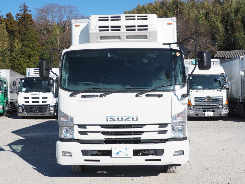 いすゞ フォワード 冷凍バン 中型 TKG-FRR90T2 年式 H28[写真03]