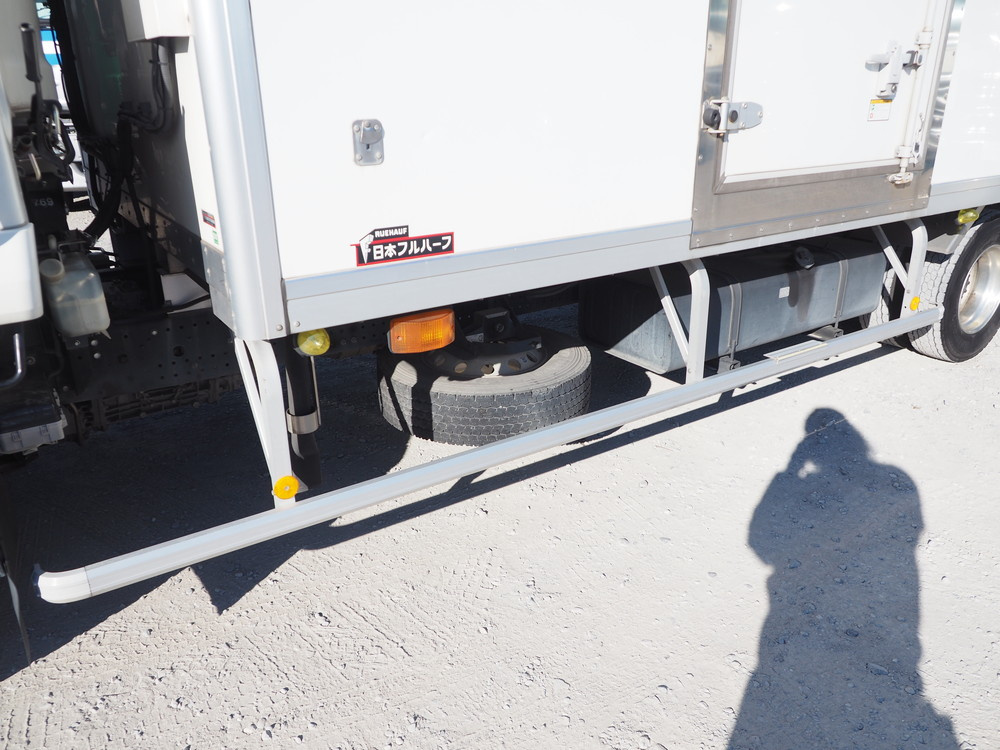 いすゞ フォワード 冷凍バン 中型 TKG-FRR90T2 年式 H28[写真13]