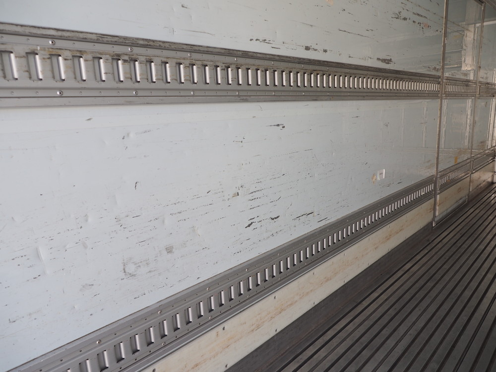 いすゞ フォワード 冷凍バン 中型 TKG-FRR90T2 年式 H28[写真20]