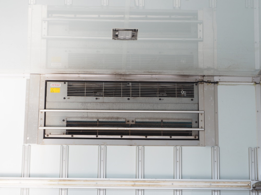 いすゞ フォワード 冷凍バン 中型 TKG-FRR90T2 年式 H28[写真18]