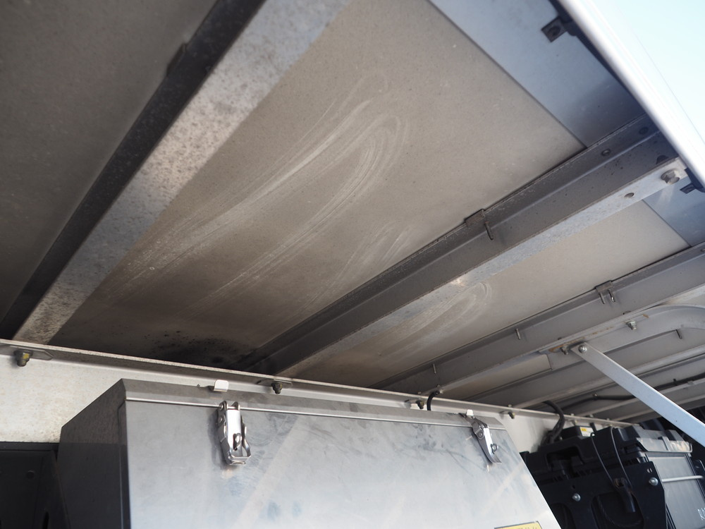 いすゞ フォワード 冷凍バン 中型 TKG-FRR90T2 年式 H28[写真46]