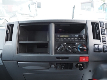 いすゞ エルフ バン車 小型 TKG-NLR85AN 年式 H26 [写真24]