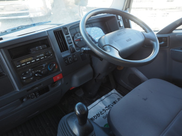 いすゞ エルフ バン車 小型 TKG-NPR85AN 年式 H25 [写真26]