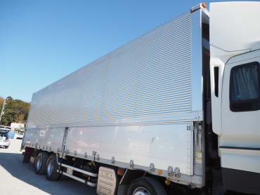 いすゞ ギガ ウイング車 大型 QKG-CYJ77A 年式 H27 [写真09]