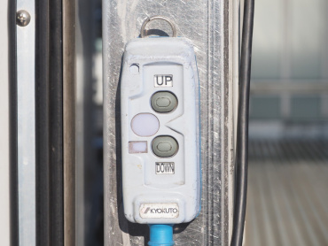 いすゞ フォワード 冷凍バン 中型 TKG-FRR90T2 年式 H28 [写真22]