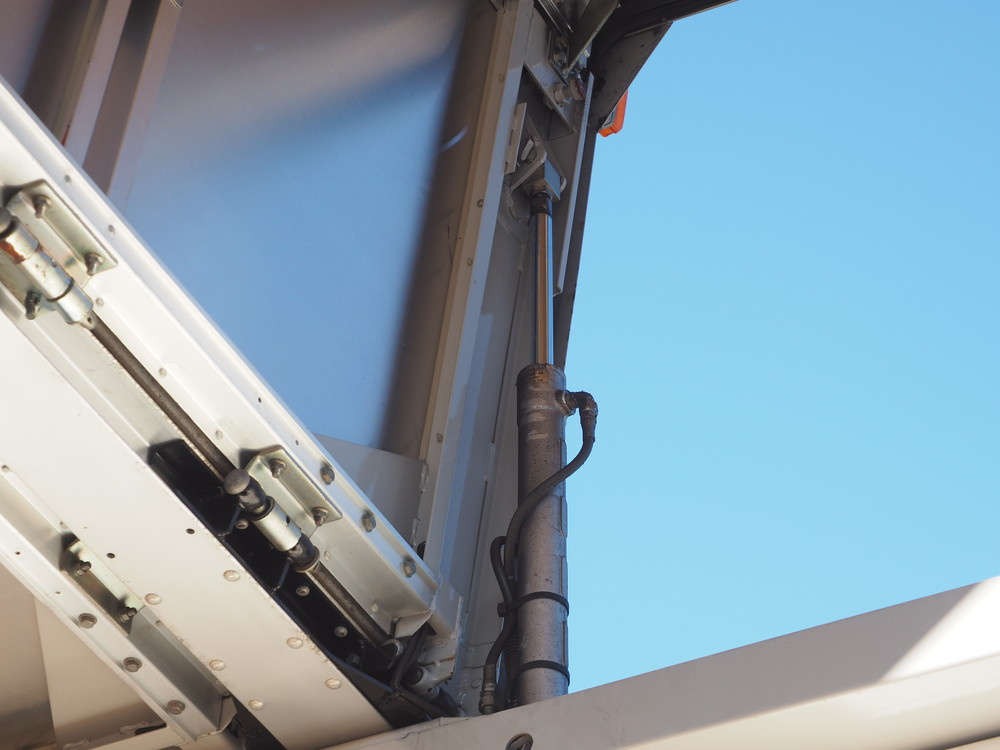 いすゞ フォワード ウイング車 中型 TKG-FRR90S2 年式 H24[写真21]