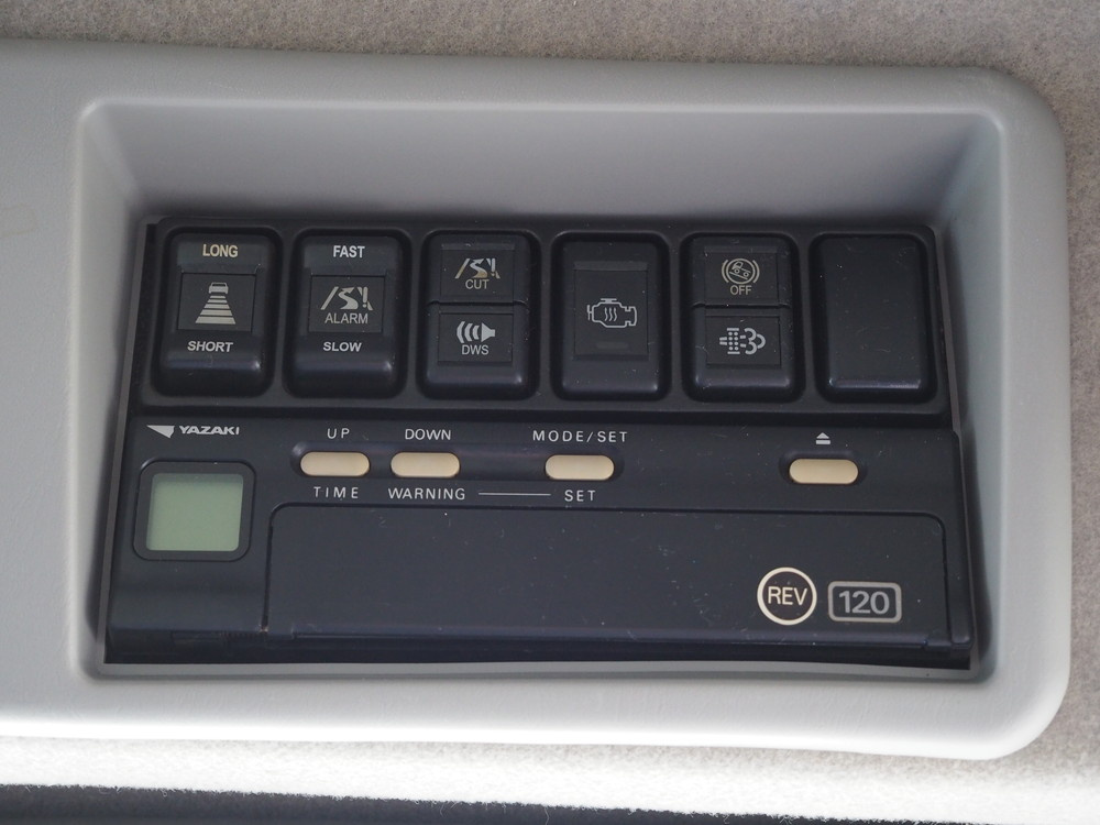 いすゞ ギガ ウイング車 大型 QKG-CYJ77A 年式 H27[写真40]