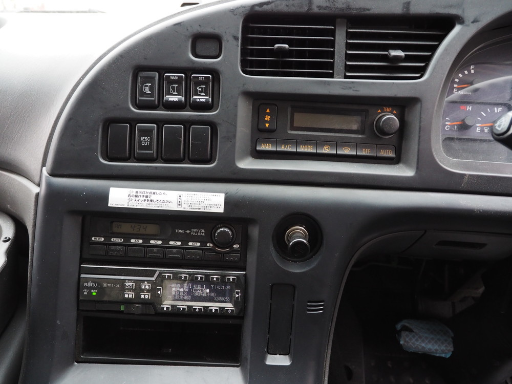 いすゞ ギガ ウイング車 大型 QKG-CYJ77A 年式 H27[写真39]