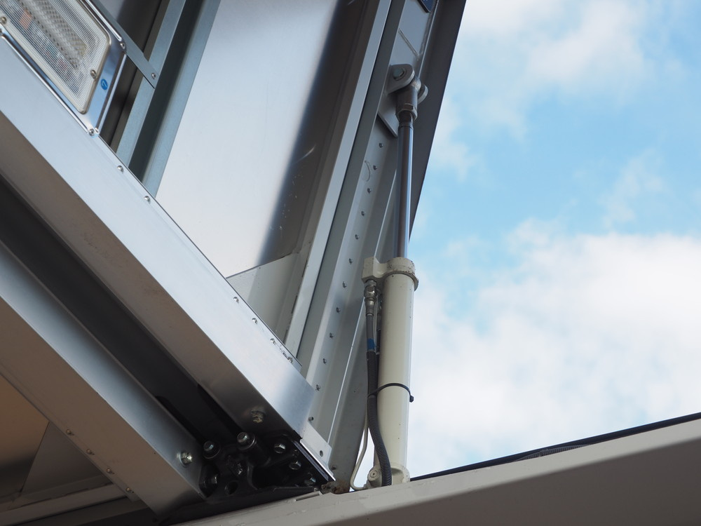 日野 レンジャー ウイング車 中型 TKG-FD7JPAA 年式 H27[写真18]