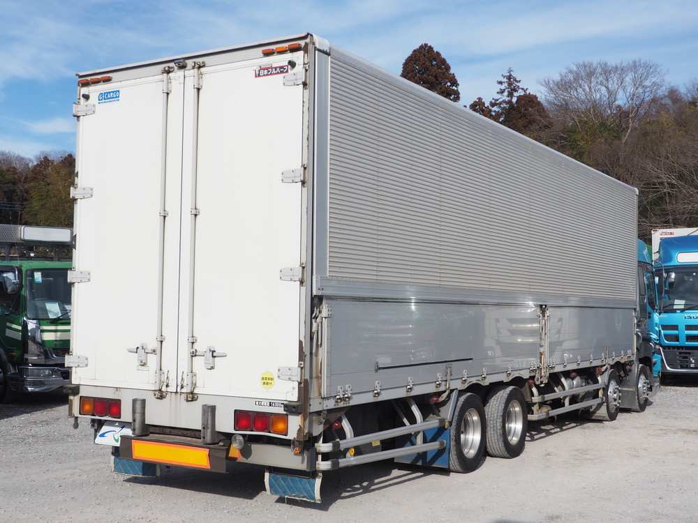 いすゞ ギガ ウイング車 大型 PDG-CYJ77W8 年式 H19[写真05]