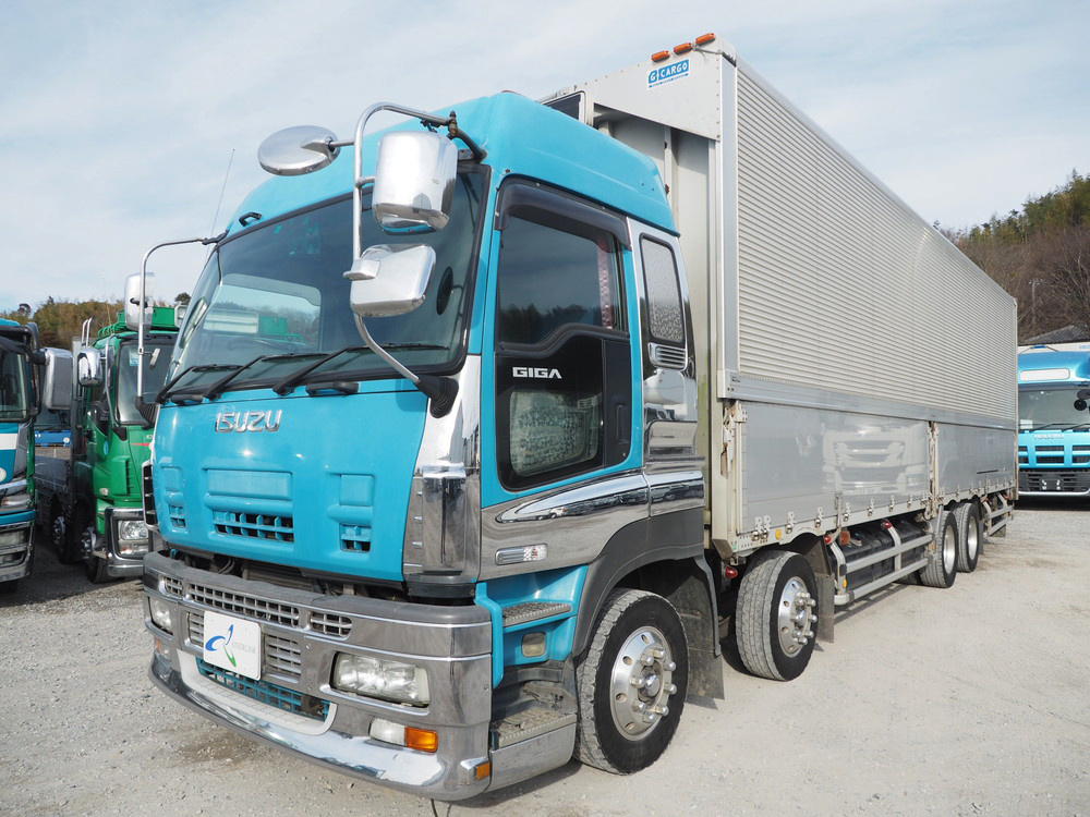 いすゞ ギガ ウイング車 大型 PDG-CYJ77W8 年式 H19[写真01]