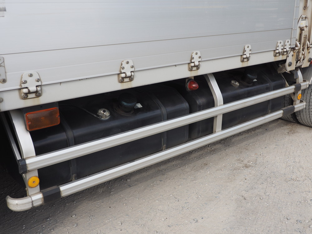 いすゞ ギガ ウイング車 大型 PDG-CYJ77W8 年式 H19[写真13]