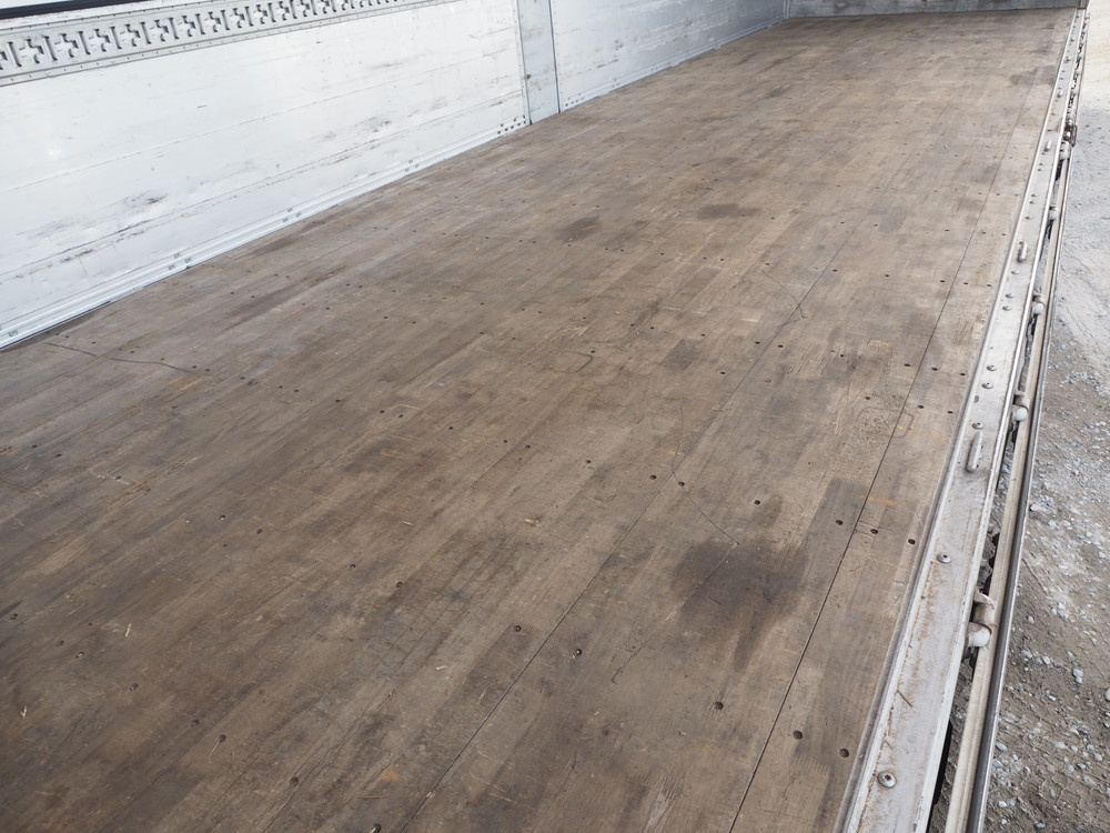 いすゞ ギガ ウイング車 大型 PDG-CYJ77W8 年式 H19[写真21]