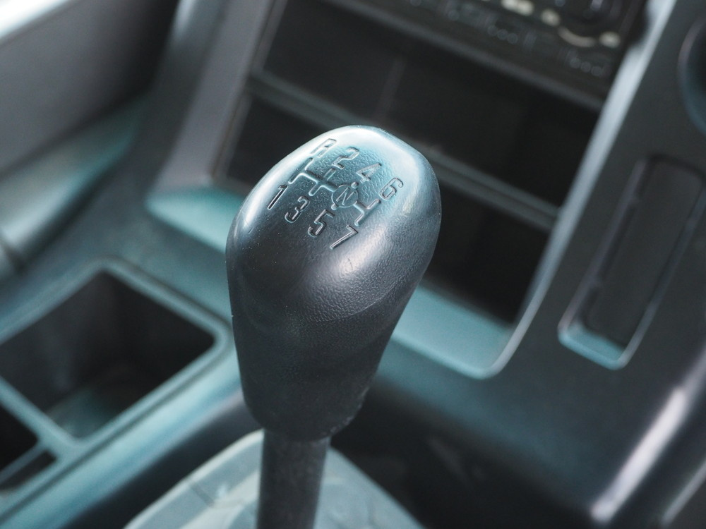 いすゞ ギガ ウイング車 大型 PDG-CYJ77W8 年式 H19[写真32]