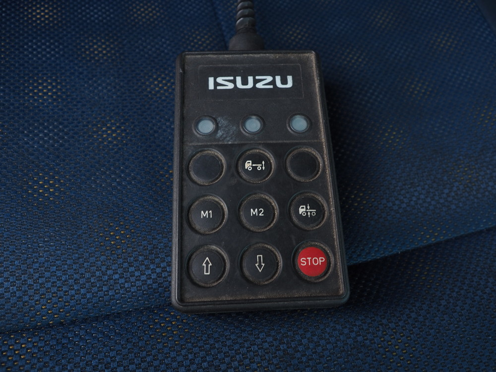 いすゞ ギガ ウイング車 大型 PDG-CYJ77W8 年式 H19[写真39]