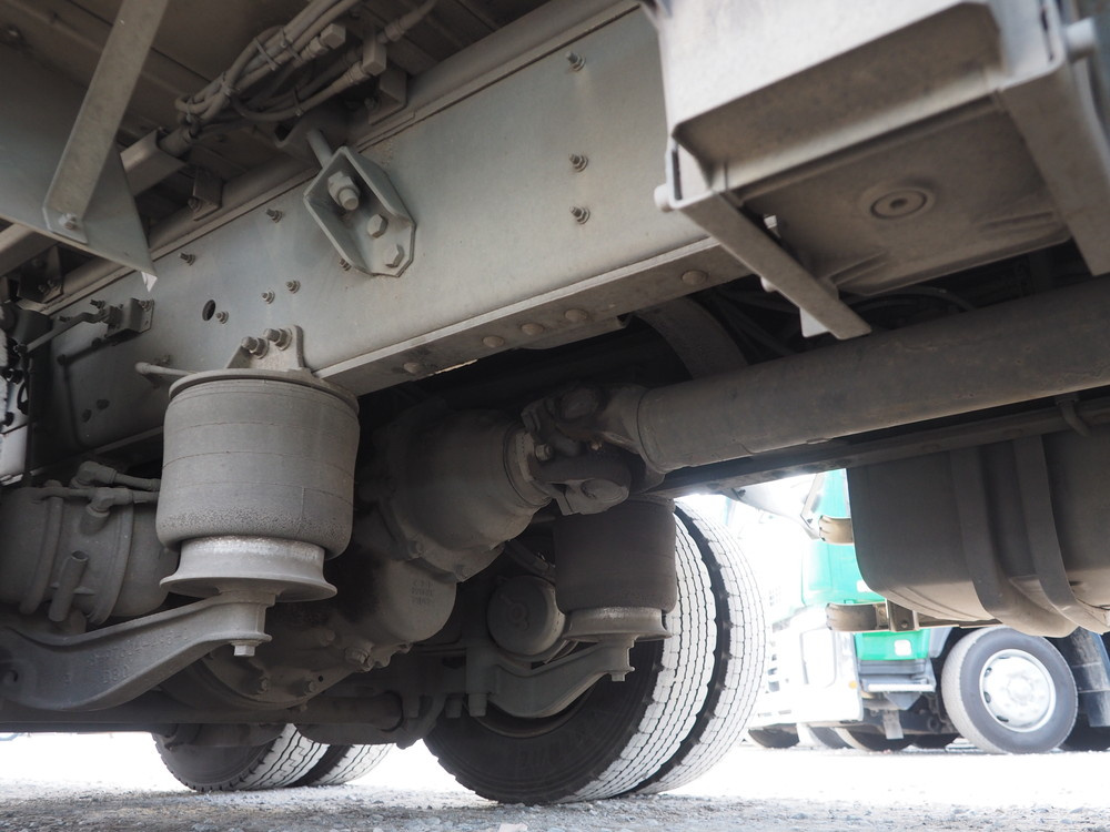 いすゞ ギガ ウイング車 大型 PDG-CYJ77W8 年式 H19[写真44]