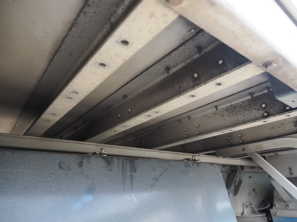 いすゞ ギガ ウイング車 大型 PDG-CYJ77W8 年式 H19[写真48]