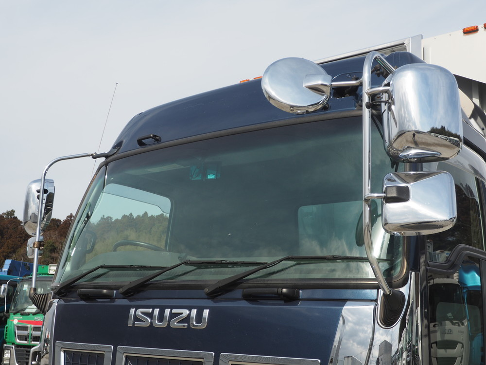 いすゞ ギガ ウイング車 大型 QKG-CYJ77A 年式 H26[写真09]