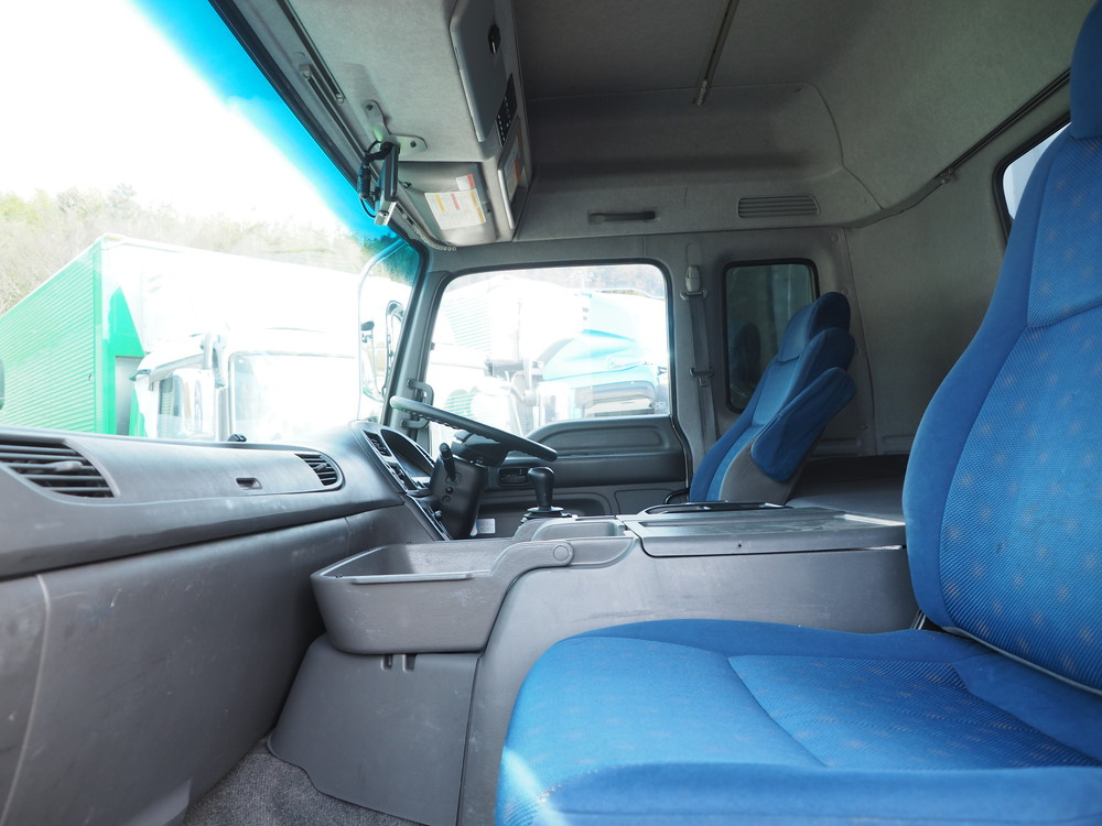 いすゞ ギガ ウイング車 大型 QKG-CYJ77A 年式 H26[写真43]