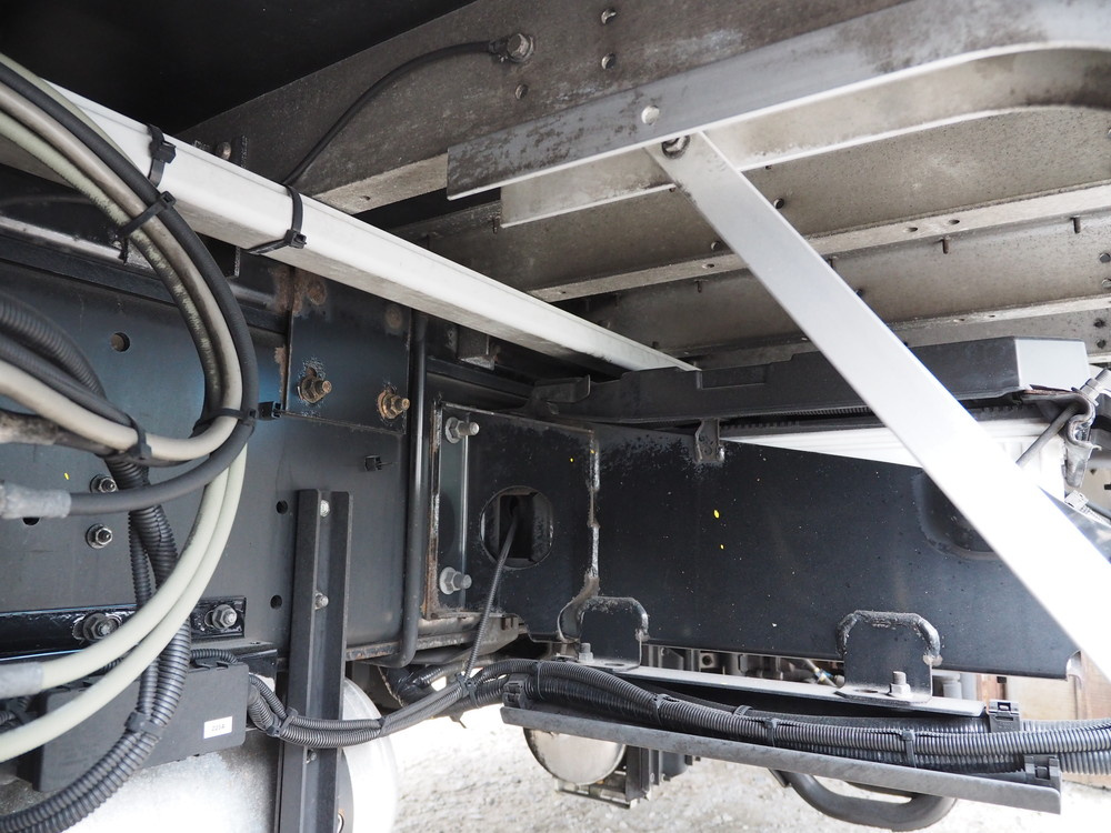 いすゞ ギガ ウイング車 大型 QKG-CYJ77A 年式 H26[写真51]