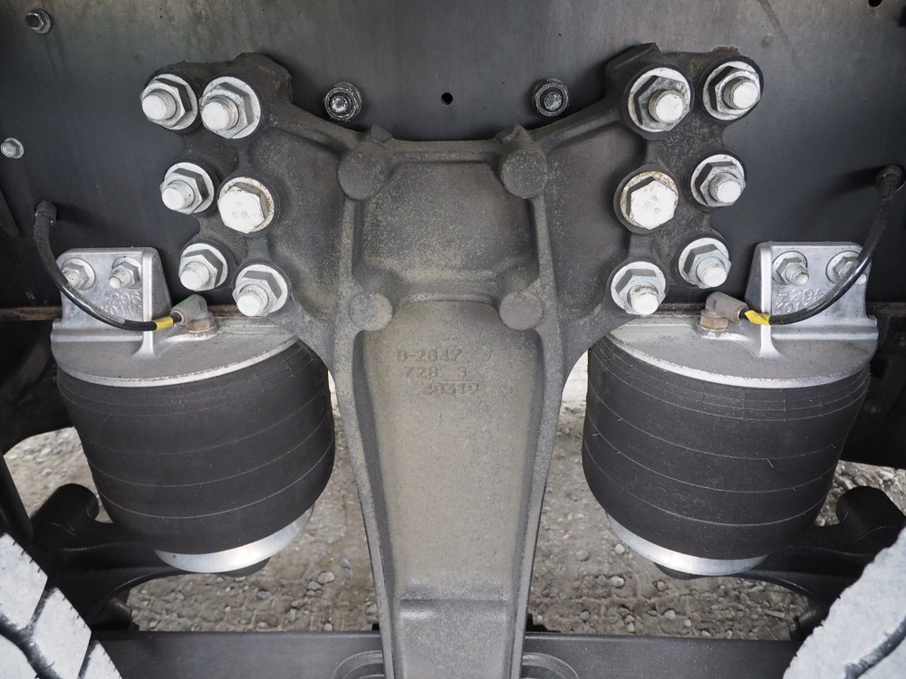 いすゞ ギガ ウイング車 大型 QKG-CYJ77A 年式 H26[写真46]