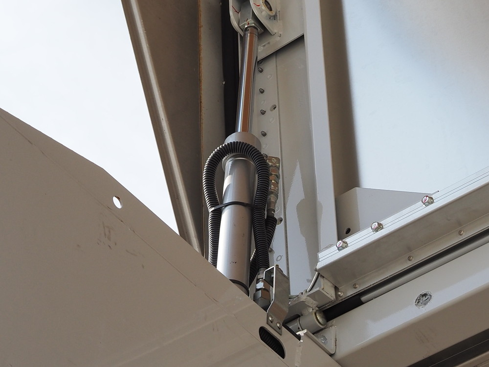 三菱ふそう ファイター ウイング車 中型 TKG-FK64F 年式 H29[写真21]