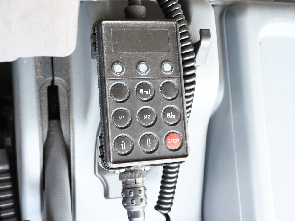 三菱ふそう ファイター ウイング車 中型 TKG-FK64F 年式 H29[写真48]