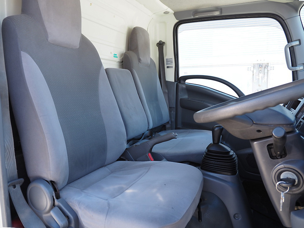 いすゞ エルフ バン車 小型 TRG-NLR85AN 年式 H27[写真11]