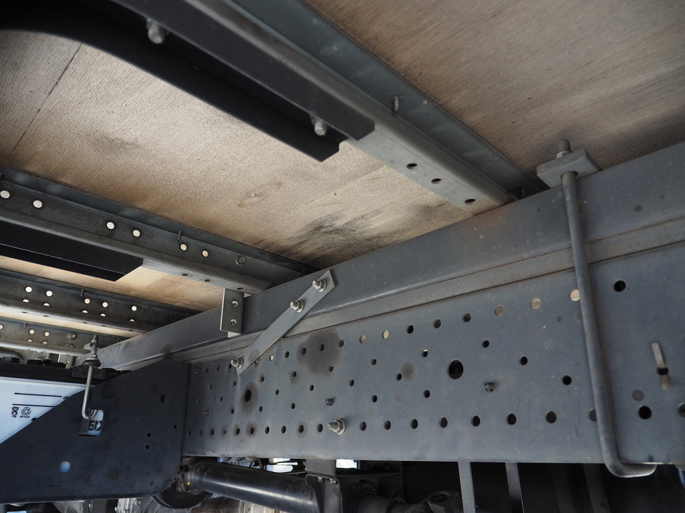 いすゞ エルフ バン車 小型 TRG-NLR85AN 年式 H27[写真26]