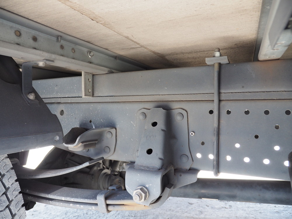 いすゞ エルフ バン車 小型 TRG-NLR85AN 年式 H27[写真25]