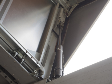 いすゞ ギガ ウイング車 大型 PDG-CYJ77W8 年式 H19 [写真10]