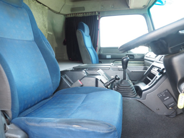 いすゞ ギガ ウイング車 大型 PDG-CYJ77W8 年式 H19 [写真29]