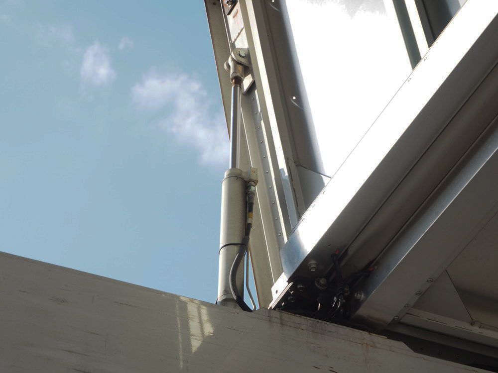 日野 グランドプロフィア ウイング車 大型 LKG-FW1EZBG 年式 H24[写真19]