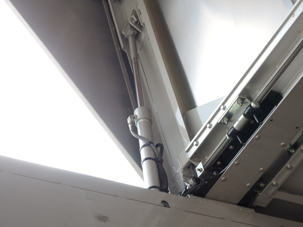 いすゞ フォワード ウイング車 中型 TKG-FRR90T2 年式 H29[写真19]