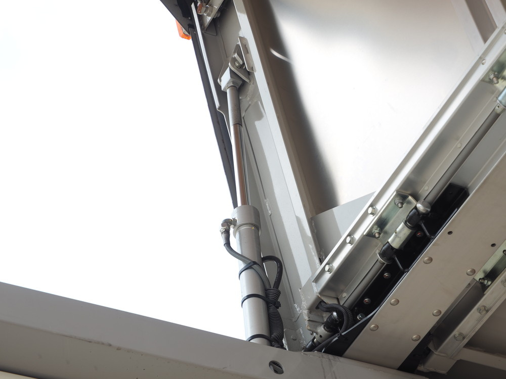 いすゞ フォワード ウイング車 中型 TKG-FRR90T2 年式 H29[写真15]