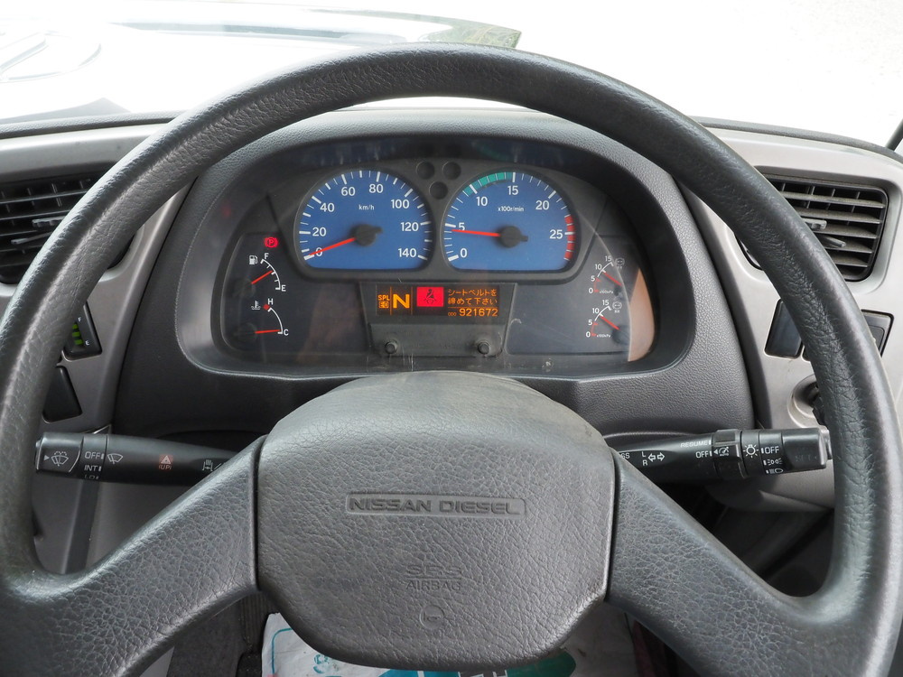 UDトラックス クオン 冷凍バン 大型 PKG-CD4ZA 年式 H21[写真24]