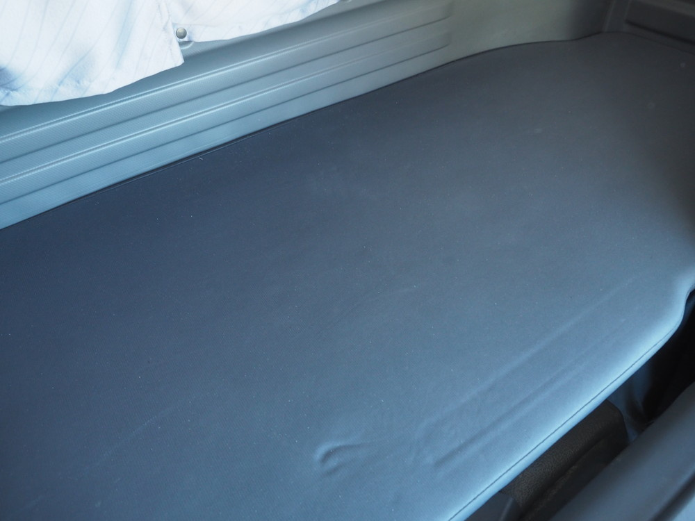 いすゞ フォワード 冷凍バン 中型 TKG-FRR90S2 年式 H27[写真31]