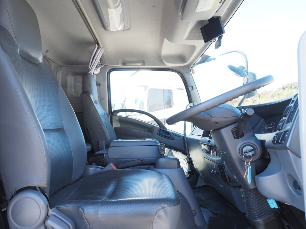 いすゞ フォワード 冷凍バン 中型 TKG-FRR90S2 年式 H27[写真25]