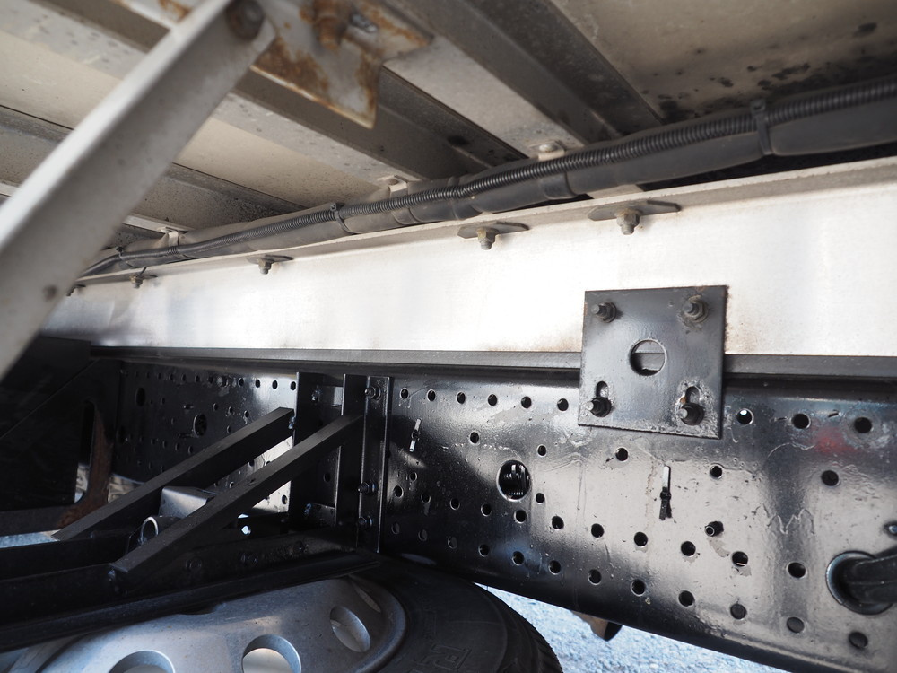 いすゞ フォワード 冷凍バン 中型 TKG-FRR90S2 年式 H27[写真37]