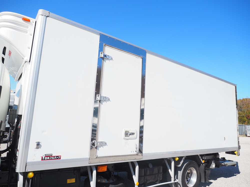いすゞ フォワード 冷凍バン 中型 TKG-FRR90S2 年式 H27[写真12]