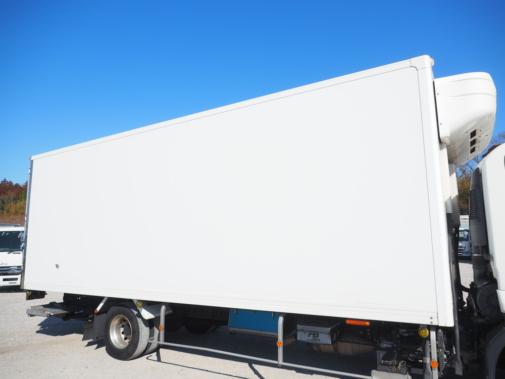 いすゞ フォワード 冷凍バン 中型 TKG-FRR90S2 年式 H27[写真10]