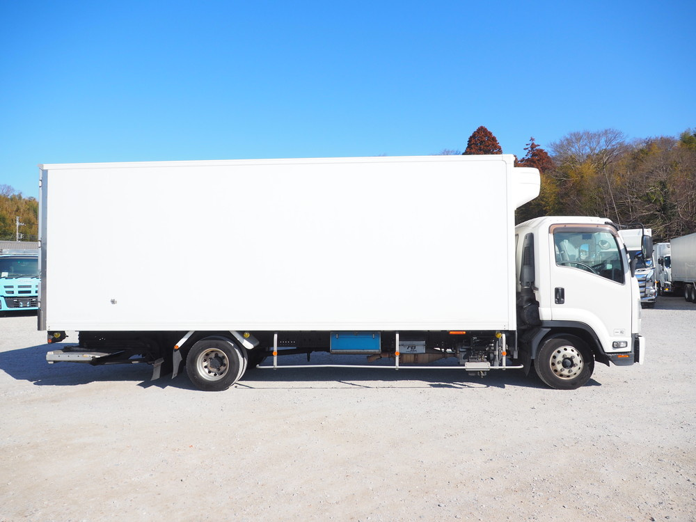 いすゞ フォワード 冷凍バン 中型 TKG-FRR90S2 年式 H27[写真09]