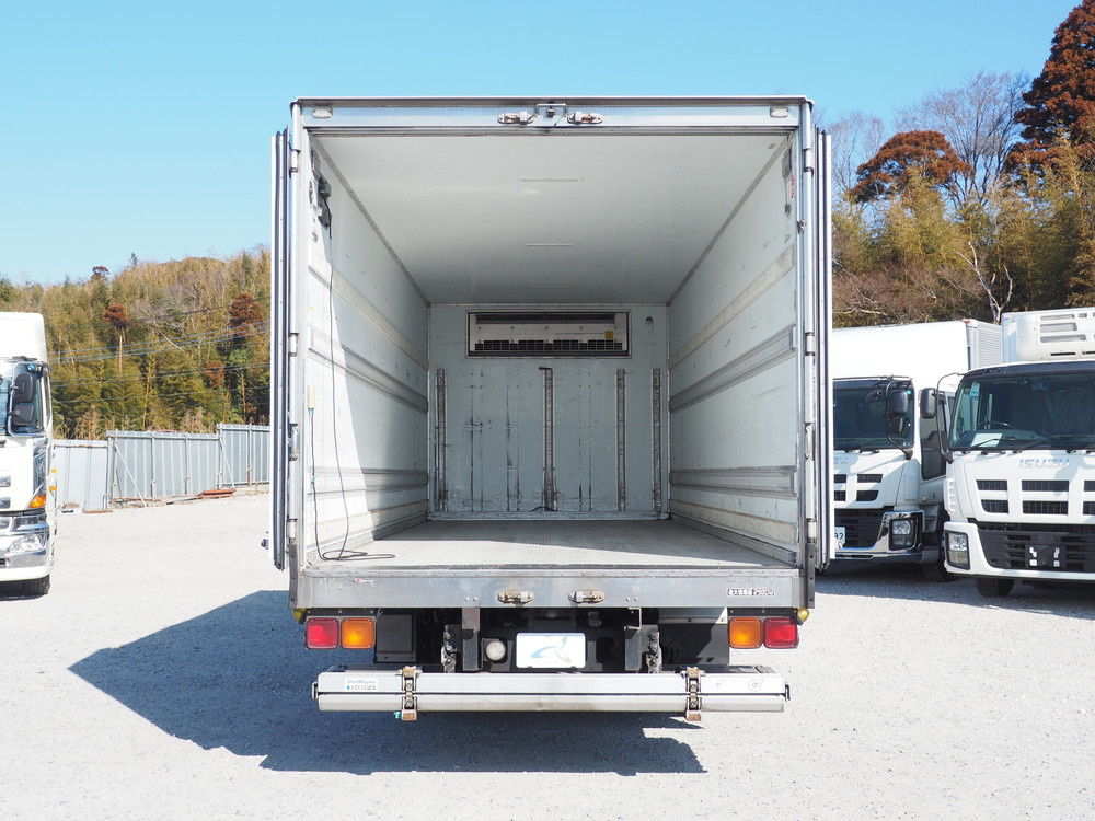 いすゞ フォワード 冷凍バン 中型 TKG-FRR90S2 年式 H27[写真13]