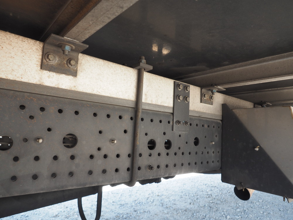 いすゞ フォワード 冷凍バン 中型 TKG-FRR90S2 年式 H27[写真31]