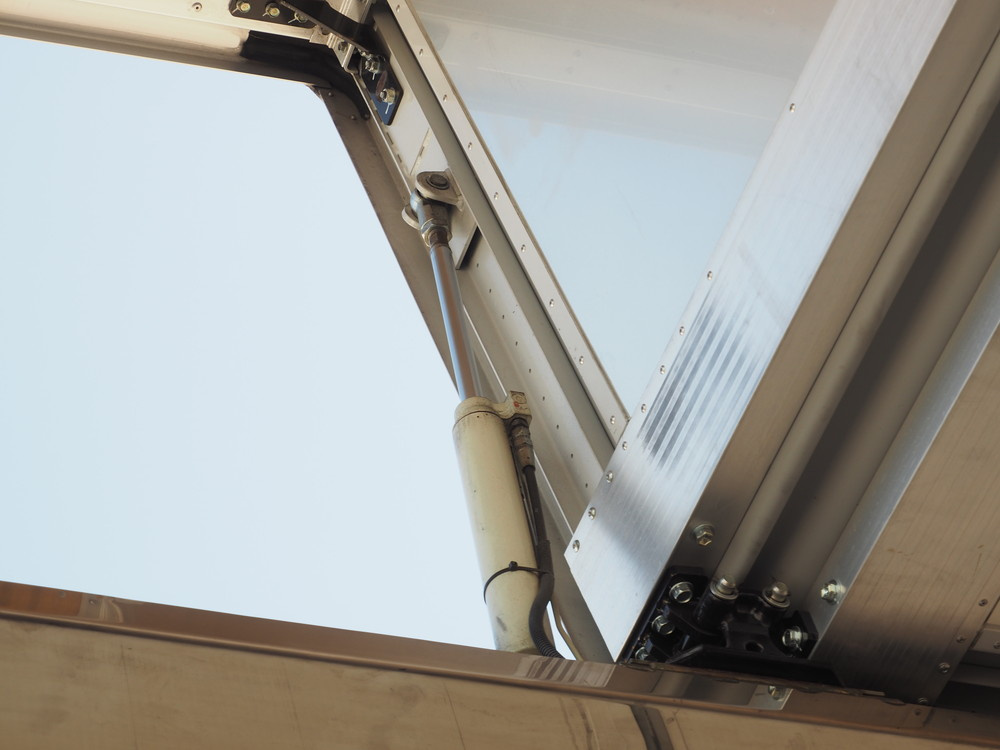 日野 プロフィア ウイング車 大型 2DG-FW1AHG 年式 R1[写真18]