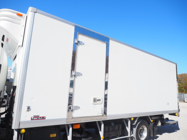 いすゞ フォワード 冷凍バン 中型 TKG-FRR90S2 年式 H27 [写真12]