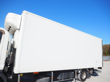 いすゞ フォワード 冷凍バン 中型 TKG-FRR90S2 年式 H27 [写真12]