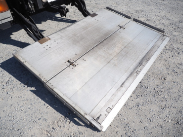 いすゞ フォワード 冷凍バン 中型 TKG-FRR90S2 年式 H27 [写真18]